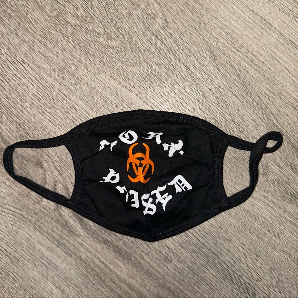 BORN X RAISED Los Angeles Mask Biohazard Face Mask BRAND NEW